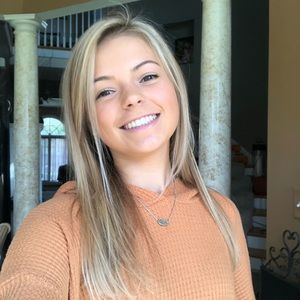 Meet your Posher, Dana